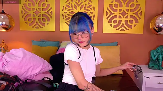 HIKARY MIYAMOTO online show from February 2026 01:48:01 PM