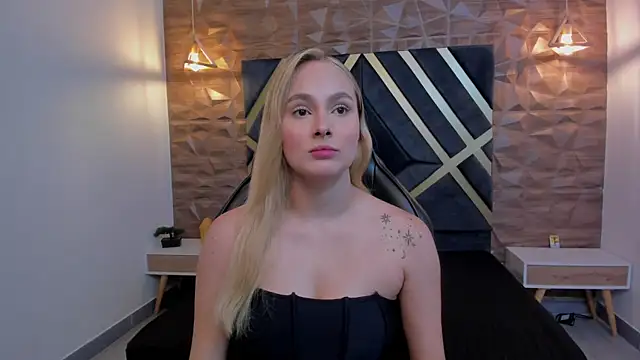 Emmaa white  online show from November 2025 05:15:02 PM