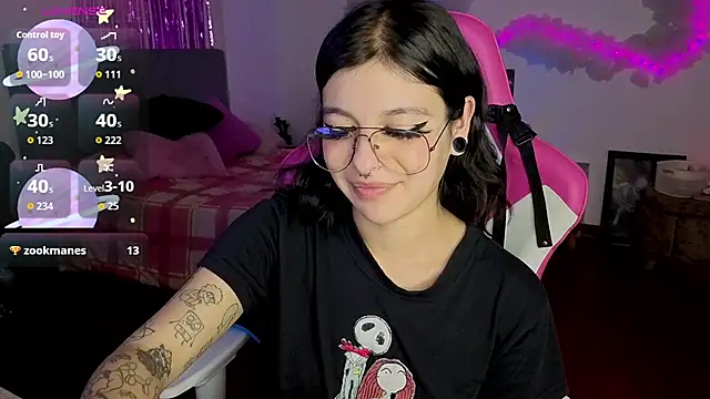 larah uwu online show from May 2026 06:24:01 PM