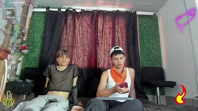 Snapshot of spicy_adonhis chatting on October 2025 07:36:02 PM spicy adonhis online show from October 2025 07:36:02 PM