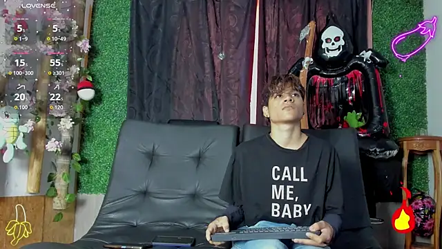 Snapshot of spicy_adonhis chatting on October 2025 12:06:02 PM spicy adonhis online show from October 2025 12:06:02 PM