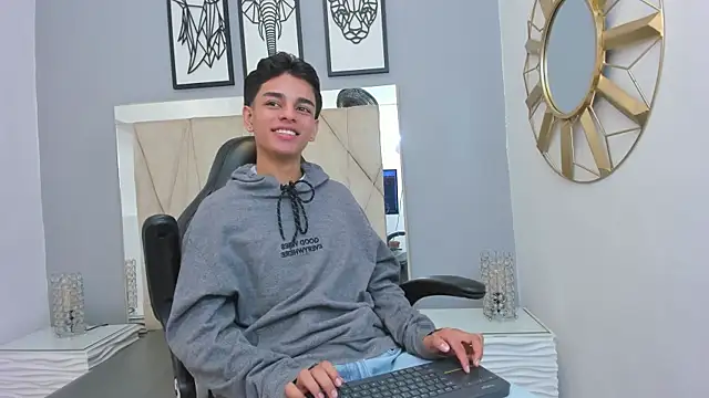 owen  johnson online show from September 2025 11:57:01 AM