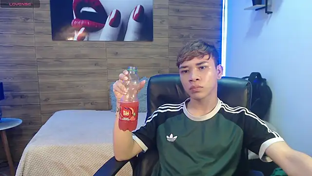 nathanclay online show from February 2026 03:22:02 AM