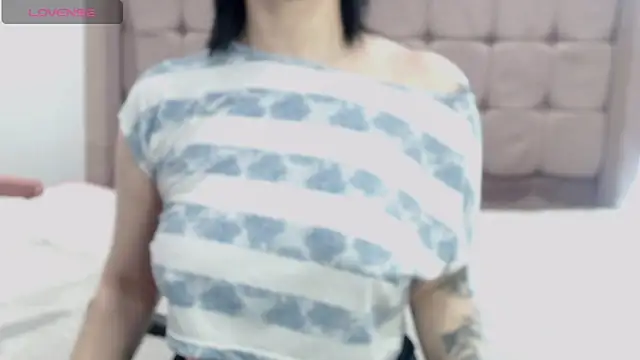 Snapshot of HotAss_Hally chatting on October 2025 04:33:01 AM HotAss Hally online show from October 2025 04:33:01 AM