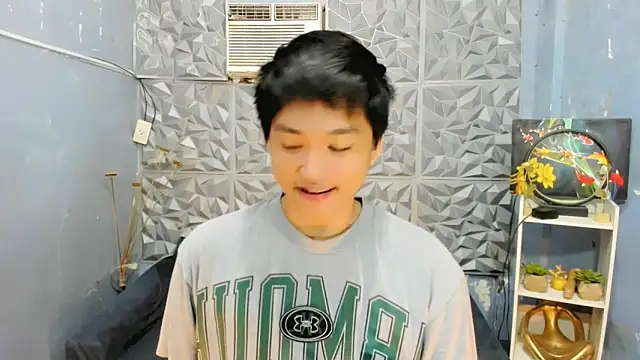 Snapshot of Mister_officer69 chatting on February 2026 03:43:01 AM Mister officer69 online show from February 2026 03:43:01 AM