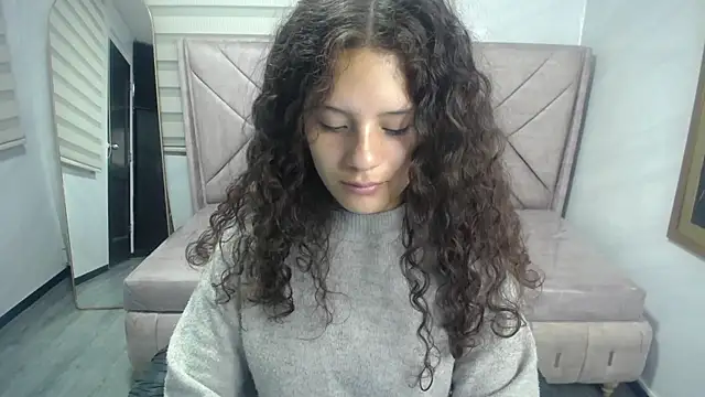 Velvet Moon V online show from September 2025 01:16:02 PM