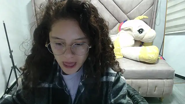 Velvet Moon V online show from November 2025 01:10:01 PM