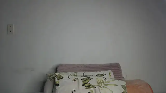 Snapshot of Jah-Queen chatting on July 2026 01:58:33 AM Jah-Queen online show from July 2026 01:58:33 AM