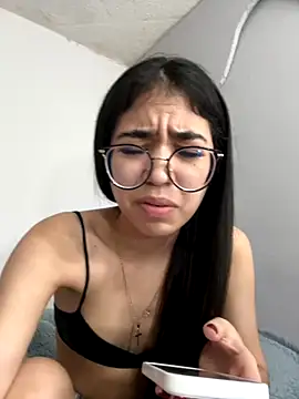  Alix 7 online show from October 2025 01:00:02 AM