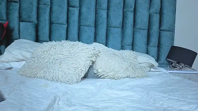 Emma Foxi online show from March 2026 08:13:01 PM