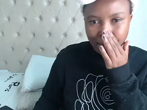 Snapshot of Lolly_Ramochele chatting on December 2025 12:10:02 PM Lolly Ramochele online show from December 2025 12:10:02 PM