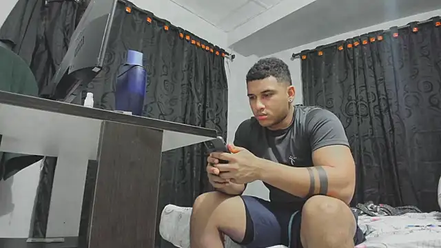 evan hardy online show from September 2025 02:22:01 AM