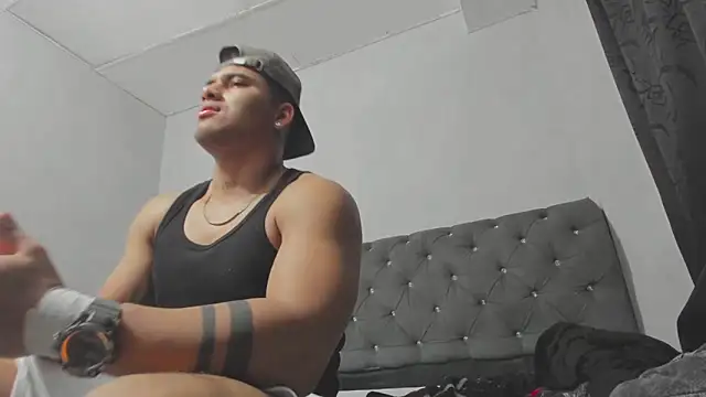 evan hardy online show from October 2025 03:26:02 AM