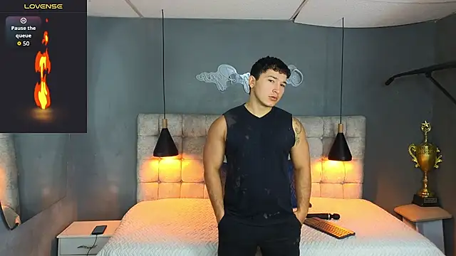 Horny nick18 online show from September 2025 02:32:01 PM