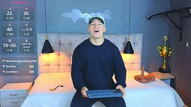 Snapshot of Horny_nick18 chatting on October 2025 12:26:01 PM Horny nick18 online show from October 2025 12:26:01 PM