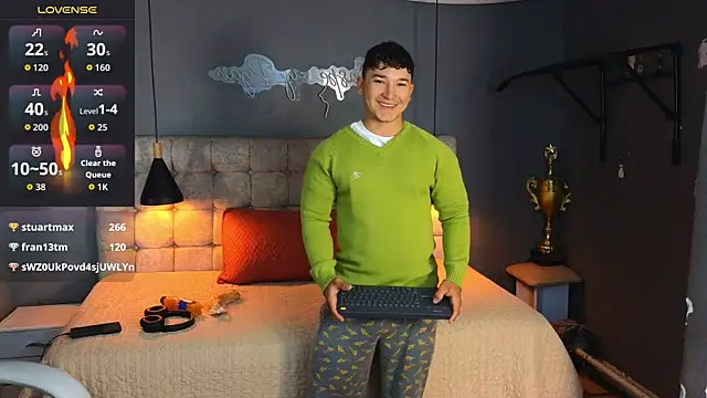 Snapshot of Horny_nick18 chatting on October 2025 09:10:01 AM Horny nick18 online show from October 2025 09:10:01 AM