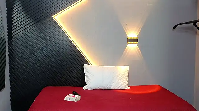 Horny nick18 online show from February 2026 12:15:02 PM