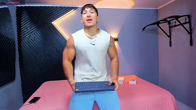 Horny nick18 online show from March 2026 12:16:01 PM