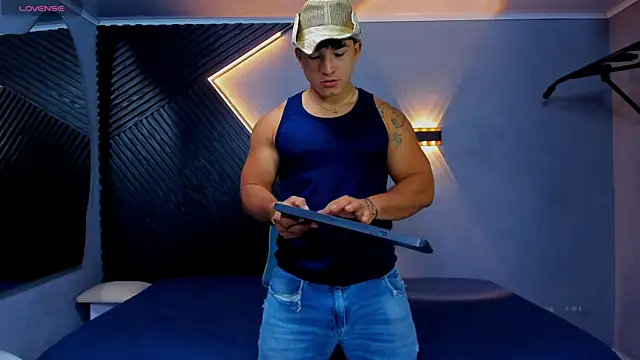 Horny nick18 online show from June 2026 01:00:02 PM