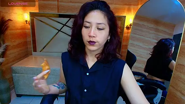 valentina r  online show from December 2025 12:47:01 PM