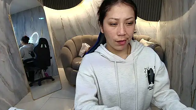 valentina r  online show from April 2026 08:37:02 PM