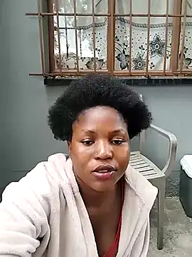 Snapshot of SweetHoney21_ chatting on October 2025 02:15:01 PM SweetHoney21 online show from October 2025 02:15:01 PM