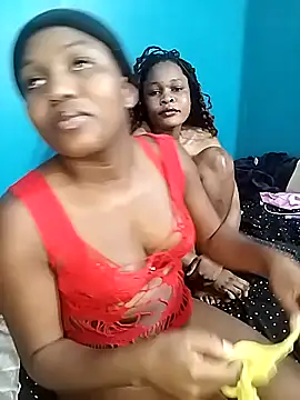 Snapshot of SweetHoney21_ chatting on October 2025 09:25:02 PM SweetHoney21 online show from October 2025 09:25:02 PM