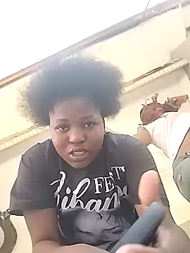 Snapshot of SweetHoney21_ chatting on October 2025 01:54:02 PM SweetHoney21 online show from October 2025 01:54:02 PM