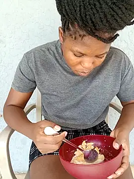 Snapshot of SweetHoney21_ chatting on February 2026 08:35:01 AM SweetHoney21 online show from February 2026 08:35:01 AM