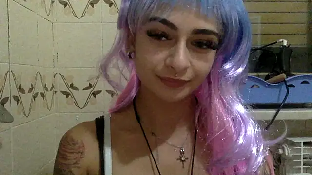 piccolaflo online show from June 2026 08:18:02 PM