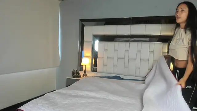 Adhara7 online show from November 2025 08:29:02 PM