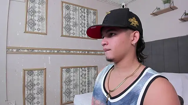 Riky Strong online show from December 2025 04:07:01 AM