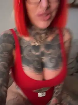 Snapshot of CatCoxx chatting on March 2026 05:51:01 AM CatCoxx online show from March 2026 05:51:01 AM