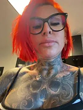 Snapshot of CatCoxx chatting on July 2026 05:09:02 AM CatCoxx online show from July 2026 05:09:02 AM
