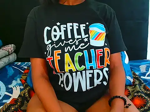 Snapshot of CreamySexyPussy chatting on October 2025 06:19:02 PM CreamySexyPussy online show from October 2025 06:19:02 PM