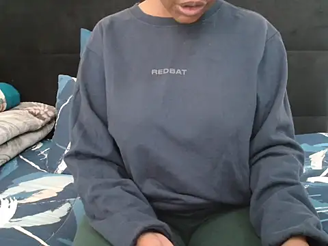 Snapshot of CreamySexyPussy chatting on October 2025 07:20:01 AM CreamySexyPussy online show from October 2025 07:20:01 AM