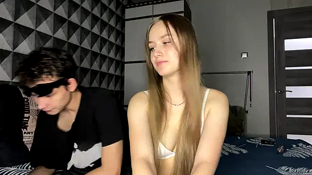 Snapshot of merycouple chatting on September 2025 05:33:01 AM merycouple online show from September 2025 05:33:01 AM