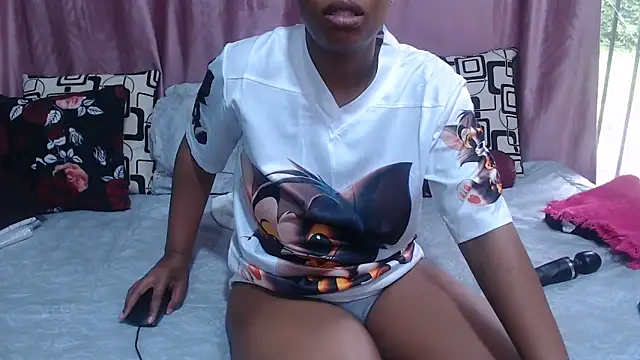 Snapshot of HoneyDripz_94 chatting on November 2025 12:05:02 PM HoneyDripz 94 online show from November 2025 12:05:02 PM