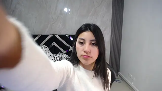 Zoe Blaze A online show from September 2025 12:05:01 PM