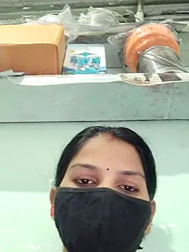 poojam93 online show from September 2025 01:41:02 AM