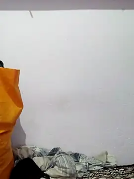 poojam93 online show from October 2025 03:43:02 AM