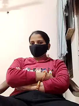 poojam93 online show from December 2025 03:27:02 PM