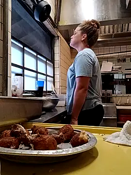 Snapshot of sarahkat86 chatting on September 2025 10:23:01 PM sarahkat86 online show from September 2025 10:23:01 PM