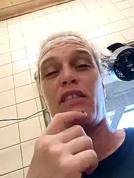 Snapshot of sarahkat86 chatting on October 2025 07:36:02 PM sarahkat86 online show from October 2025 07:36:02 PM