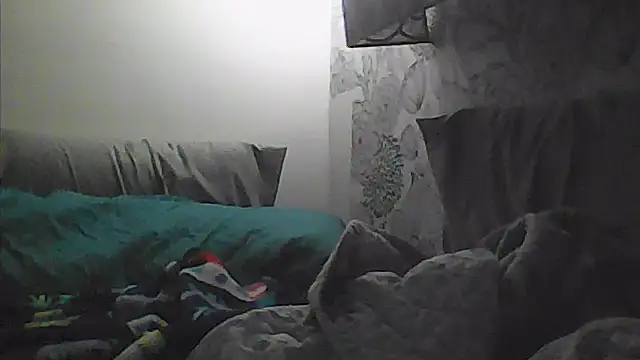 Snapshot of sarahkat86 chatting on November 2025 12:27:01 PM sarahkat86 online show from November 2025 12:27:01 PM