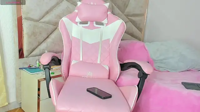 kendal hot01 online show from October 2025 10:51:02 PM