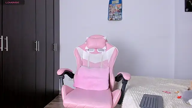 Snapshot of kendal_hot01 chatting on March 2026 07:09:01 PM kendal hot01 online show from March 2026 07:09:01 PM