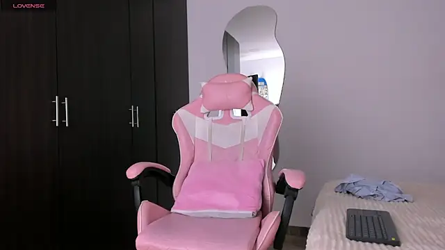 Snapshot of kendal_hot01 chatting on March 2026 07:13:02 PM kendal hot01 online show from March 2026 07:13:02 PM