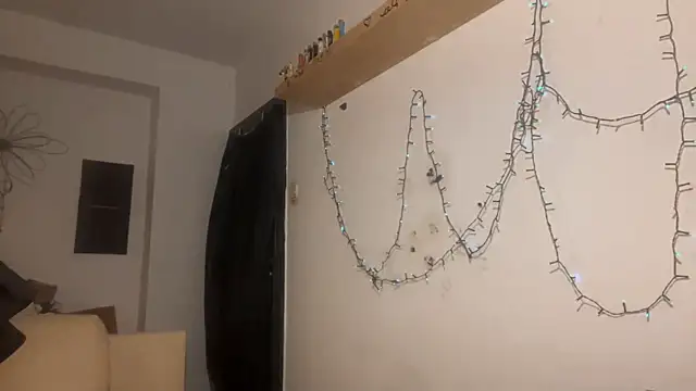 emilydee666 online show from December 2025 10:06:01 PM