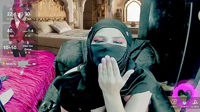 SultanaLayla online show from October 2025 09:04:01 PM